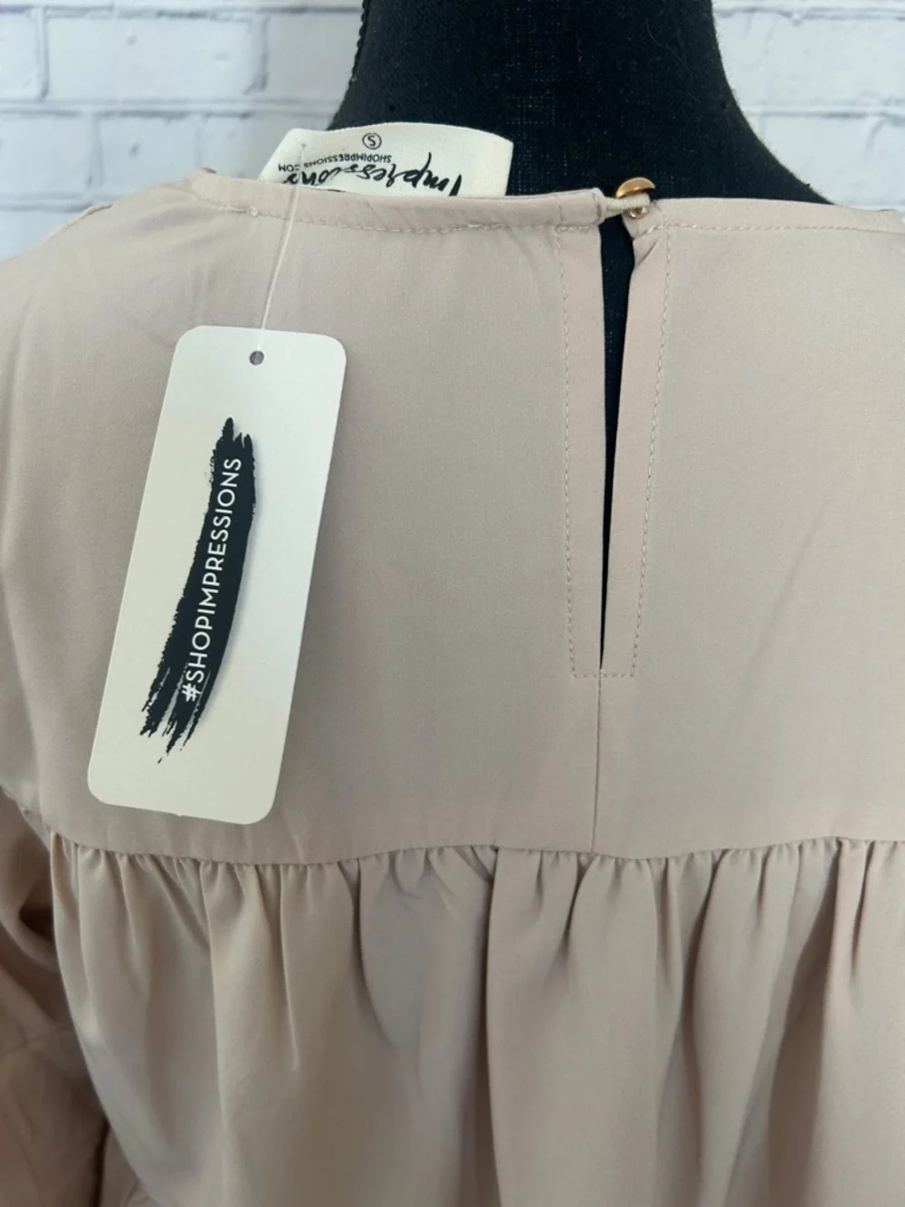 Impressions Cream Tiered Long-Sleeve Tunic. Small - Picture 2 of 6